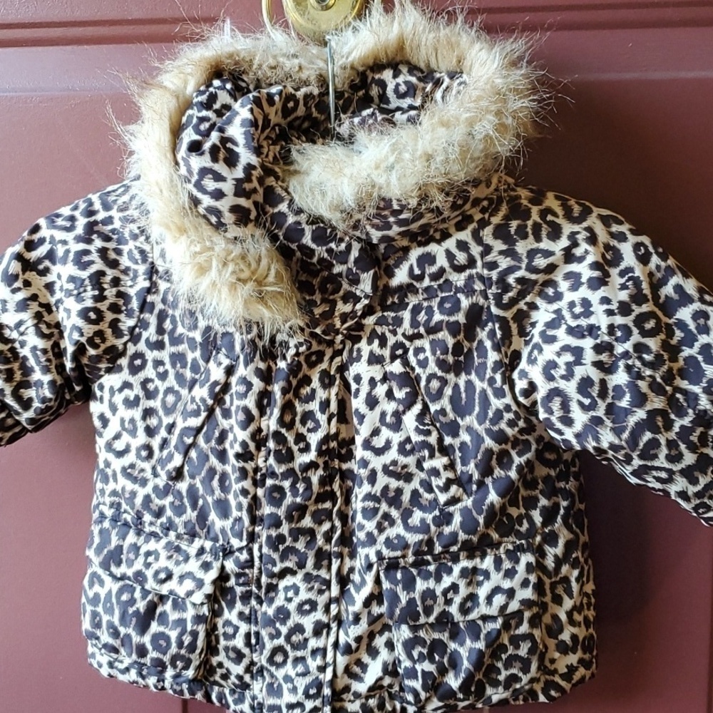 The Children's Place animal print ski jacket with removable hood. Size 6 -9 mo